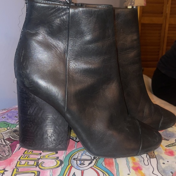 used coach booty heels, in good condition - Picture 4 of 4